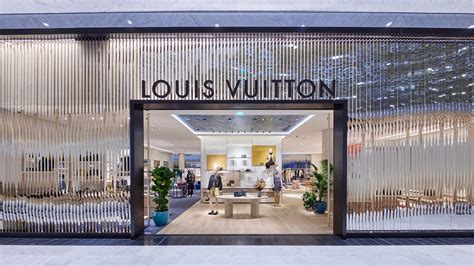 Magasin Louis Vuitton Charles de Gaulle T1, France.